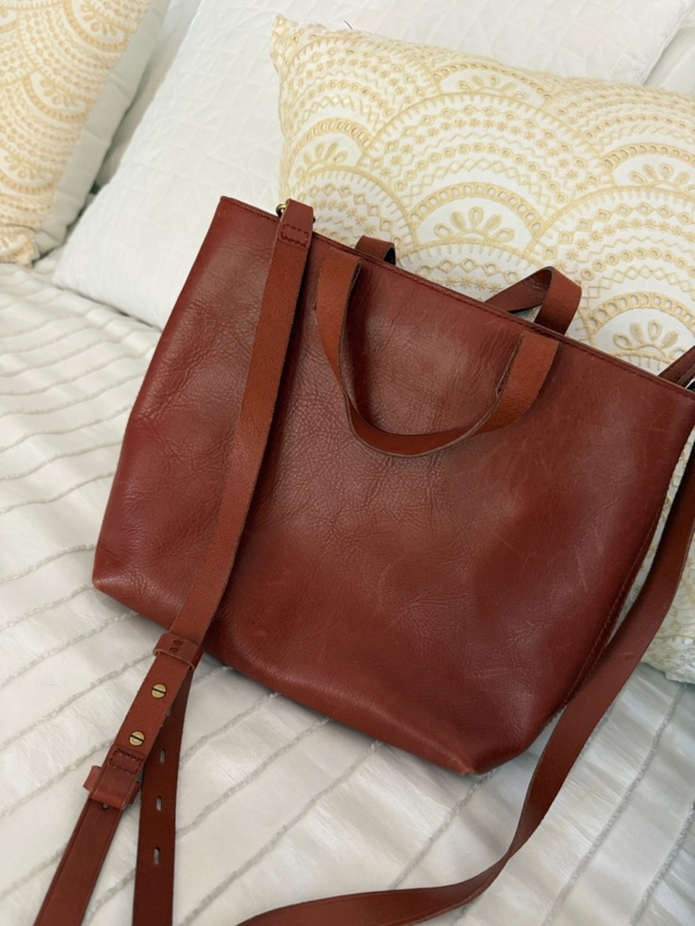 Madewell Women’s Leather small Tote Bag in Chestnut Brown - Picture 3 of 9